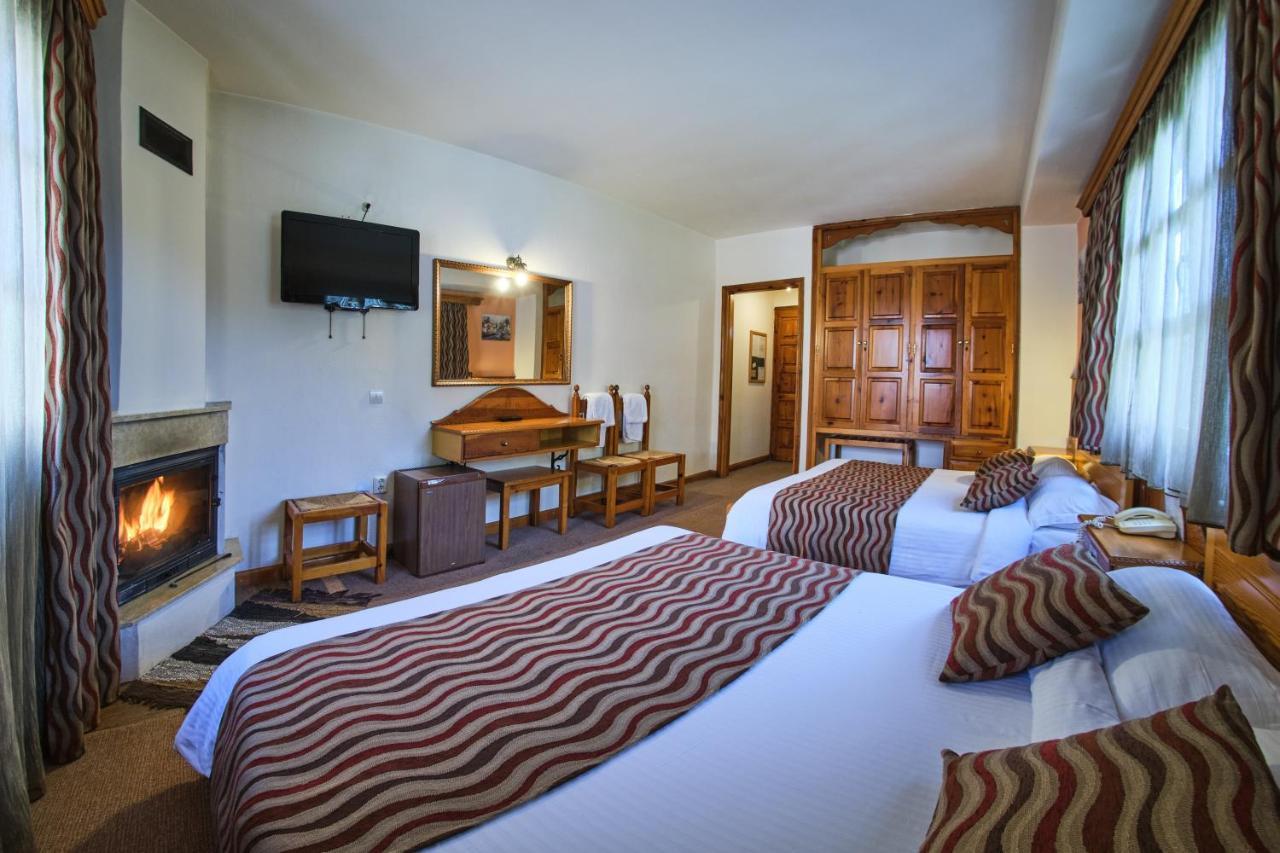 Hotel Victoria Мецовон Экстерьер фото
