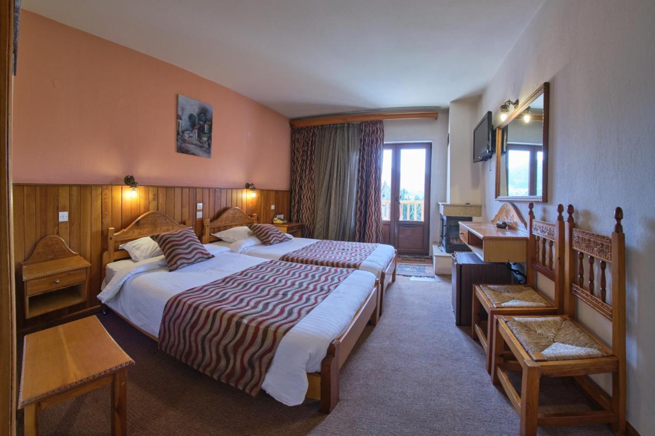 Hotel Victoria Мецовон Экстерьер фото