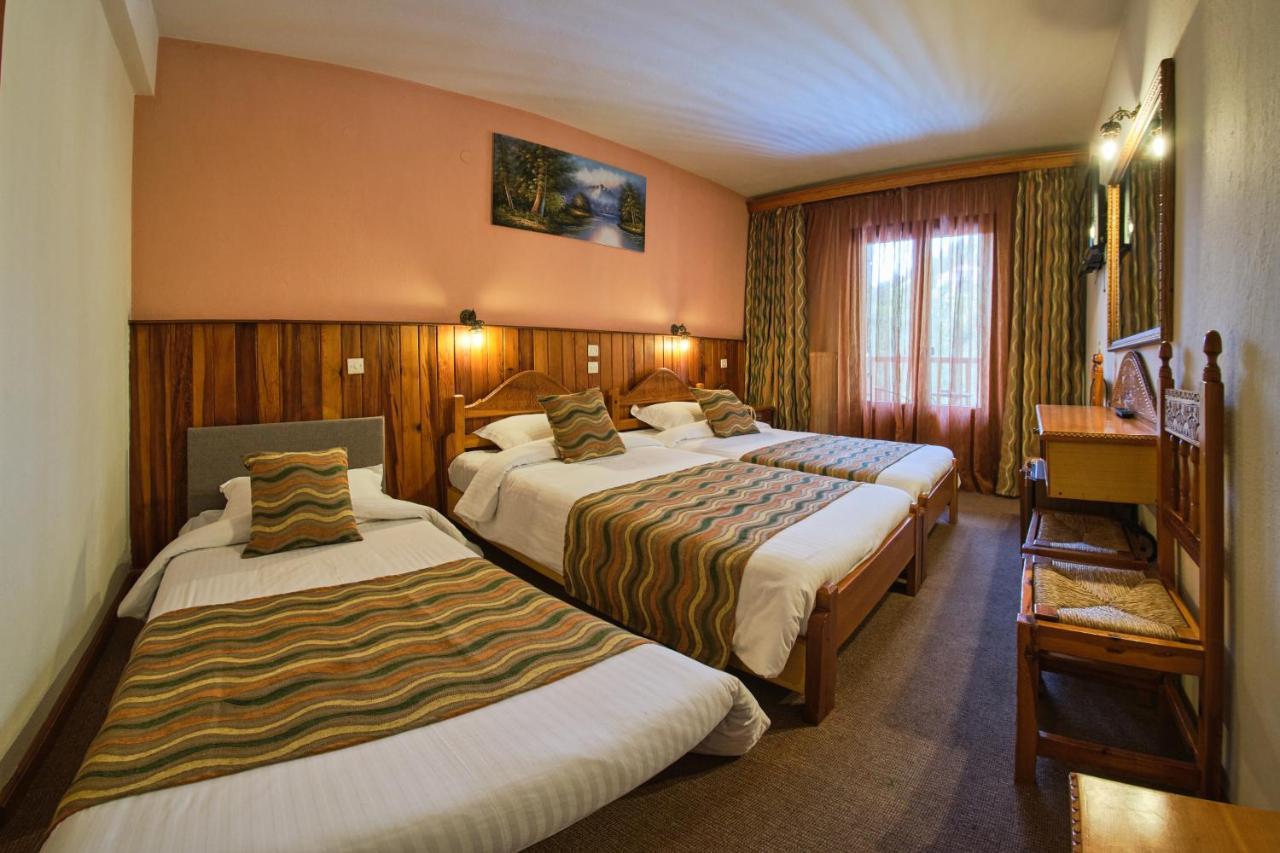 Hotel Victoria Мецовон Экстерьер фото
